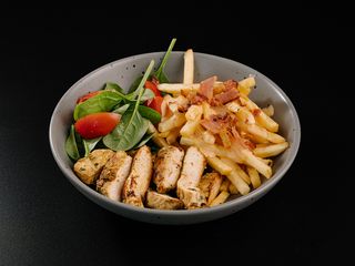 Боул з Куркою та Картоплею Фрі під Сирним соусом (330g)