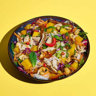 THAI NOODLE MANGO SALAD