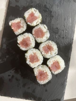 Maki De Atún (8 Pzs.)