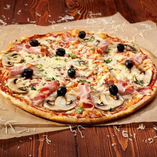 Pizza 4 Estaciones (Mediana)