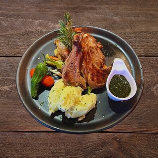 Lamb Chops/Chuletas de Cordero