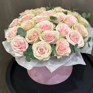 Композиція «Троянди в боксі»