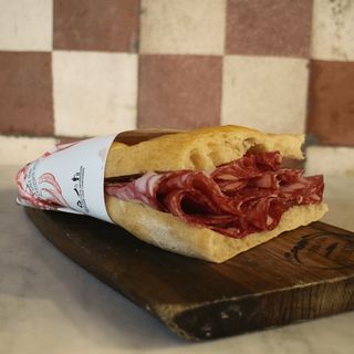 17- Superfarcita con salame toscano