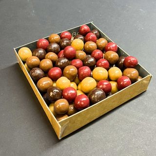 Bolas crujientes de 3 chocolates y frambuesa