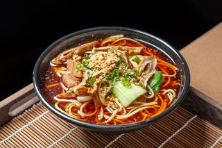 41. Spaghetti in brodo con intestino di maiale