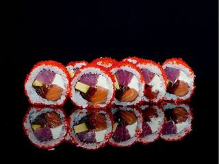 California z tuńczykiem i łososiem 8 szt.