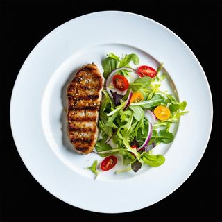 Cotoletta con insalata