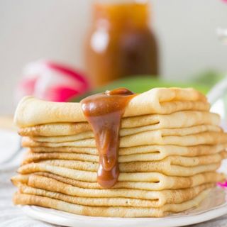 Неустоима палачинка със солен карамел 