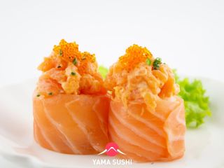 Gunkan gio spicy salmon