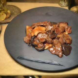 274B - Ternera con salsa de bamboo y seta