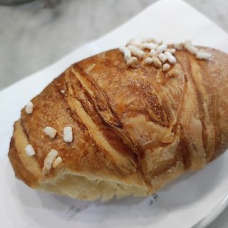 Cornetto crema e amarene 