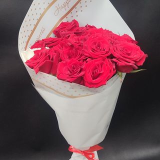 باقة ورد حمراء