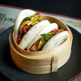 Gua Bao Relleno De Pato Y Salsa Hoisin (2 Uds.)