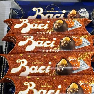 tubetto con 3 baci perugina