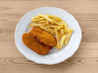 Pechuga de pollo empanada con patatas