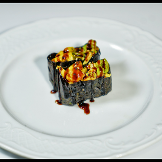 822.gunkan mango con aguacate(2uds)