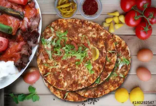 Menú Lahmacun