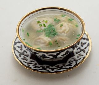 Пельмени ханские с бульоном