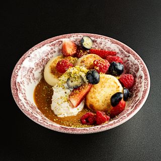 Сирники "Три молока" з ягодами (290 гр)