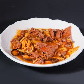 Manzo con funghi e bambù