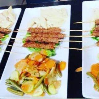 PLAT BROCHETTE VIANDE HACHEE