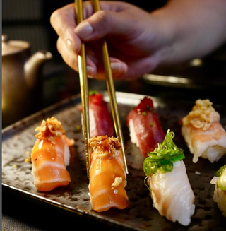 Nigiri Mixto A La Llama (8 Uds.)