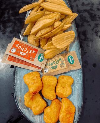 Menú nuggets (6 uds.) +patatas +bebida +crep choco