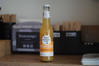 Napój Bracia Sadownicy Musujące Jabłko i Pomarańcza