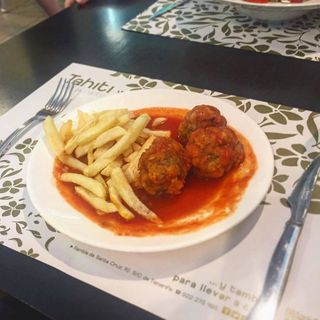 Albóndigas con Tomate