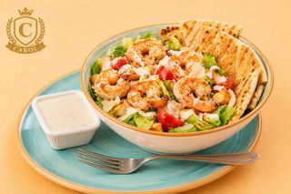 Salata caesar cu creveti la gratar