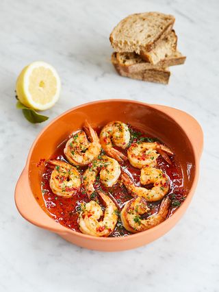 Lemon and chilli prawns 