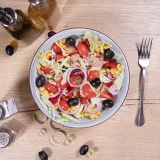 Salată cu ton