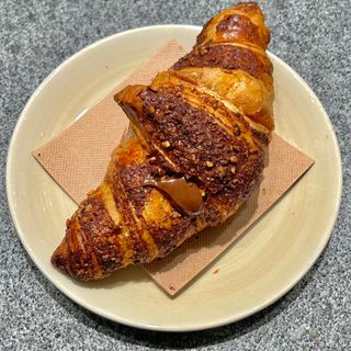Croissant alla nocciola