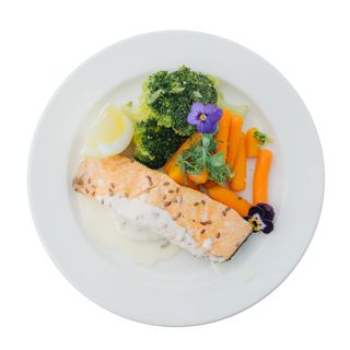 Somon la grill sau la cuptor