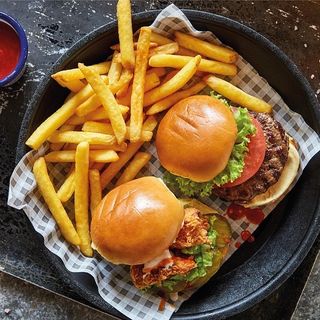 2Beef burger sliders & Fries