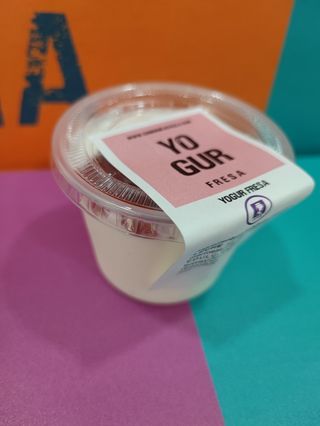 Yogur Con Mermelada