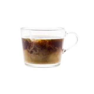 Té clásico con leche (8 oz.)