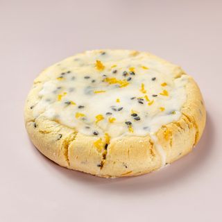 Lemon and black sesame cookie