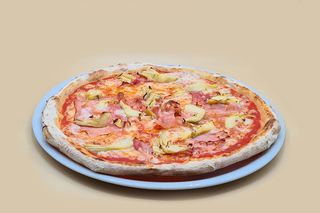 Pizza prosciutto e carciofi