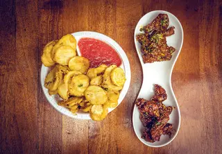 1/4 KG Bhajia + 6 Wings