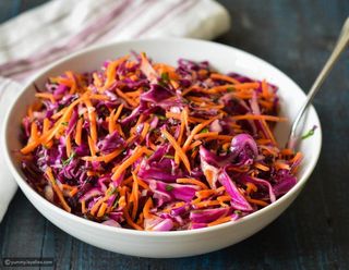 Red cabbage salad