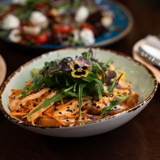 боул с курицей