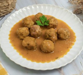Albóndigas en salsa