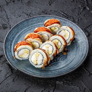 ШЕФ Рол з вугрем, ніжною креветкою та яблуком, під соусом унагі та манго-чілі 