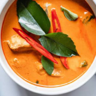 Cerdo con curry rojo