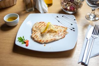 Roston sült csirkemell/Piept de pui la grătar