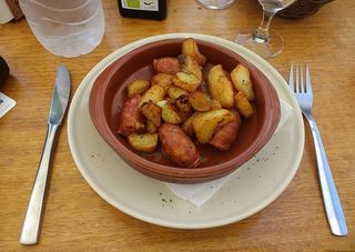 Patatas Con Chistorra (Ración)