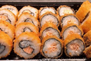 K32 - Hot Maki e Uramaki Salmão