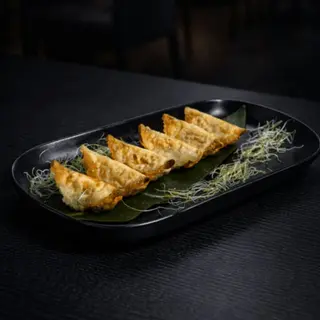 Pierożki gyoza z kurczakiem 6 szt.