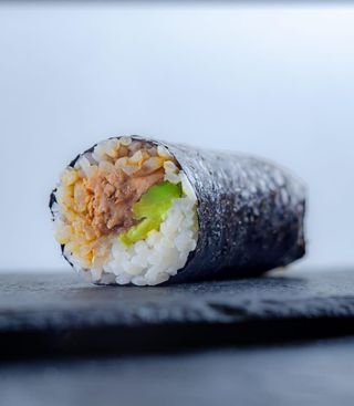 Maki Prime De Salmón Teriyaki y Aguacate (1 Ud.)